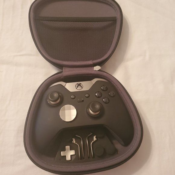 Xbox Elite Bluetooth Elite Series 1 Wireless controller for Xbox One. Black. - Picture 4 of 7